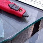 How to cut glass correctly with a glass cutter